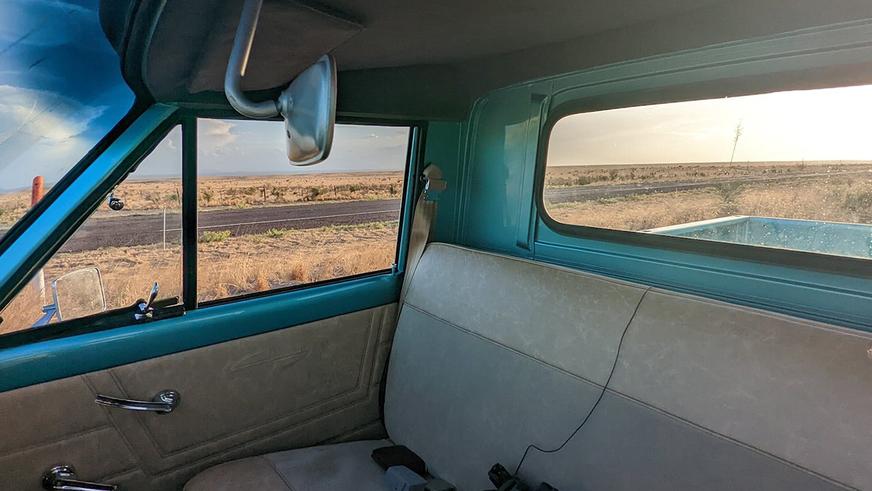 Рестомод 57-летнего пикапа Jeep получил 717-сильный мотор