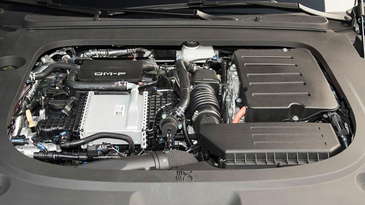 BYD аса қуатты седаны мен кроссоверін көрсетті