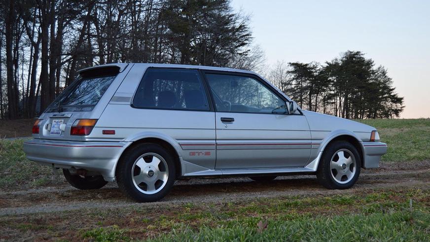В продаже нашлась Toyota Corolla GT-S 1987 года, резвая не по возрасту