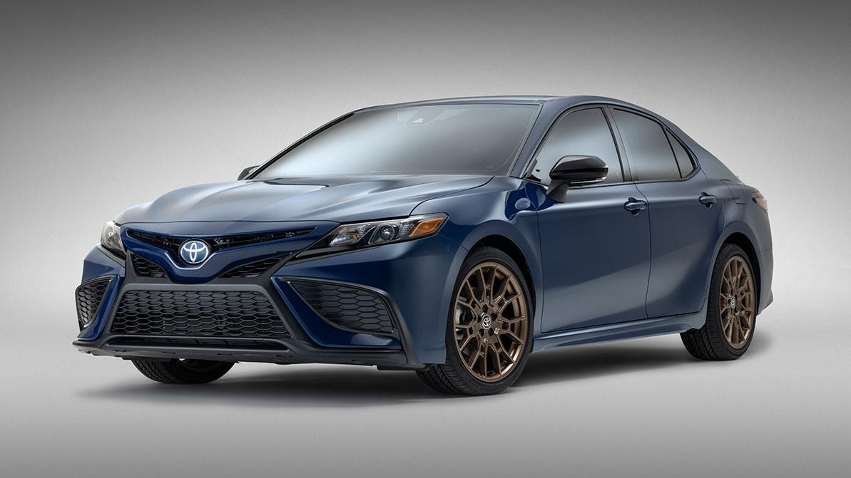 Су жаңа «америкалық» <nobr>Camry-ден</nobr> ақау шықты