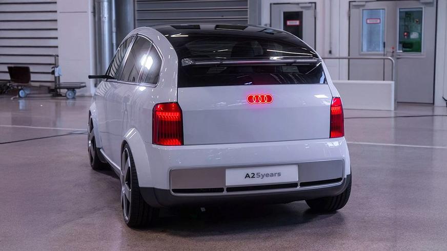 Студенты превратили Audi A2 в электрокар