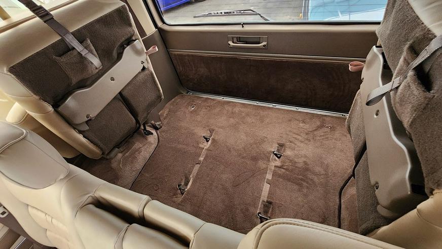 Практически новый Land Cruiser 80 выставлен на торги в США