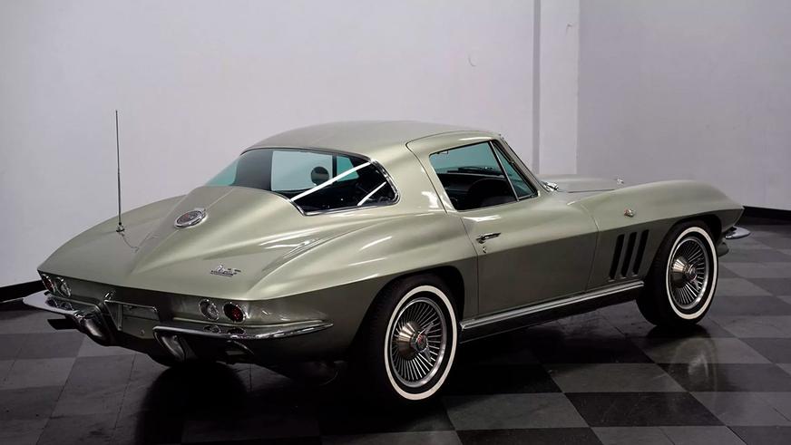 Фото дня: несколько автомобилей разбили прямо на аукционе Mecum