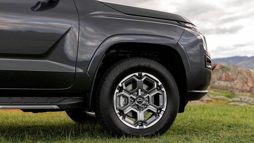 Nissan превратил Mitsubishi L200 в Navara