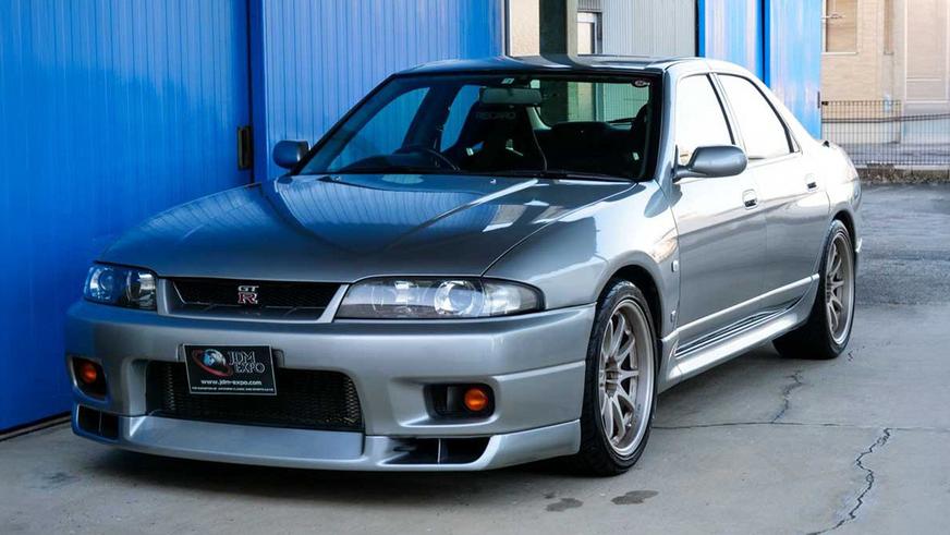 Сразу два редчайших Skyline GT-R появились в продаже – это седаны