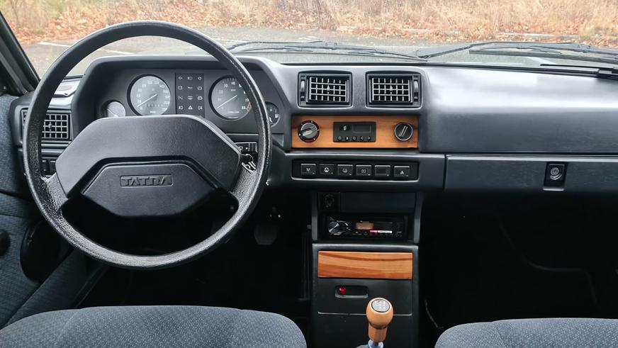 Редкий заднемоторный седан Tatra продают за 110 тысяч долларов