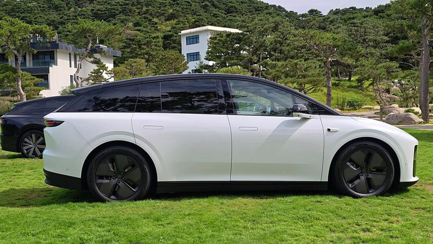 В Китае назвали цены на компактный Li i6