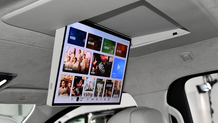 Geely открыла в КНР приём заказов на вэн V900