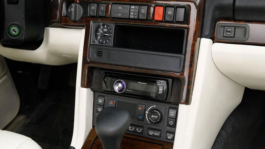С молотка пустят Range Rover, похожий на Golf Cabriolet