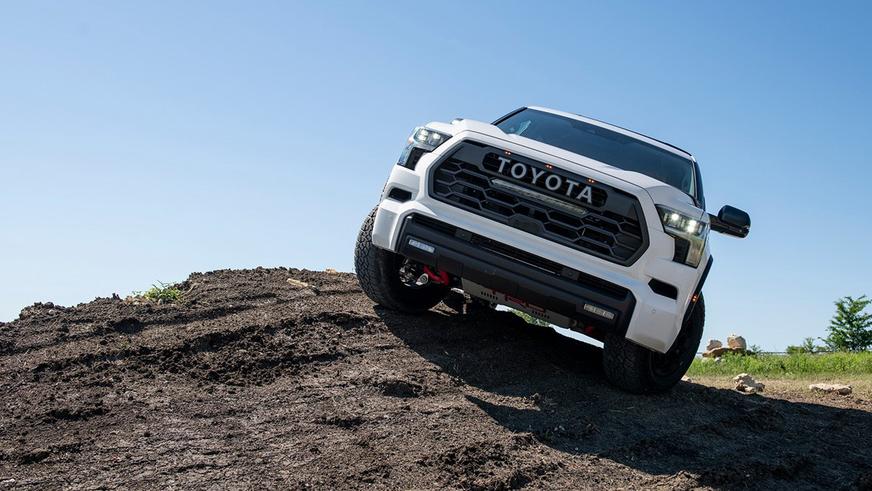 Названы цены на новую Toyota Sequoia