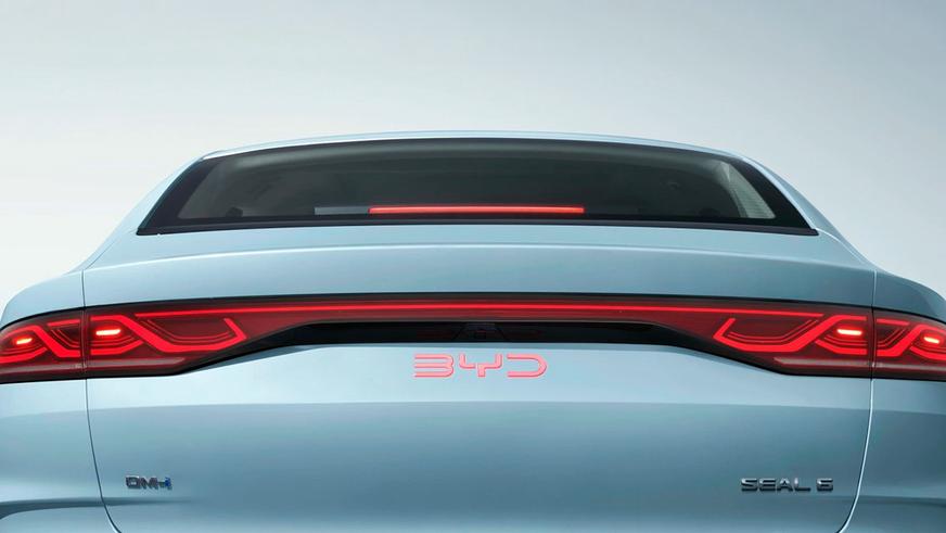 BYD выводит на рынок РК сразу три новых гибрида: сколько они стоят?