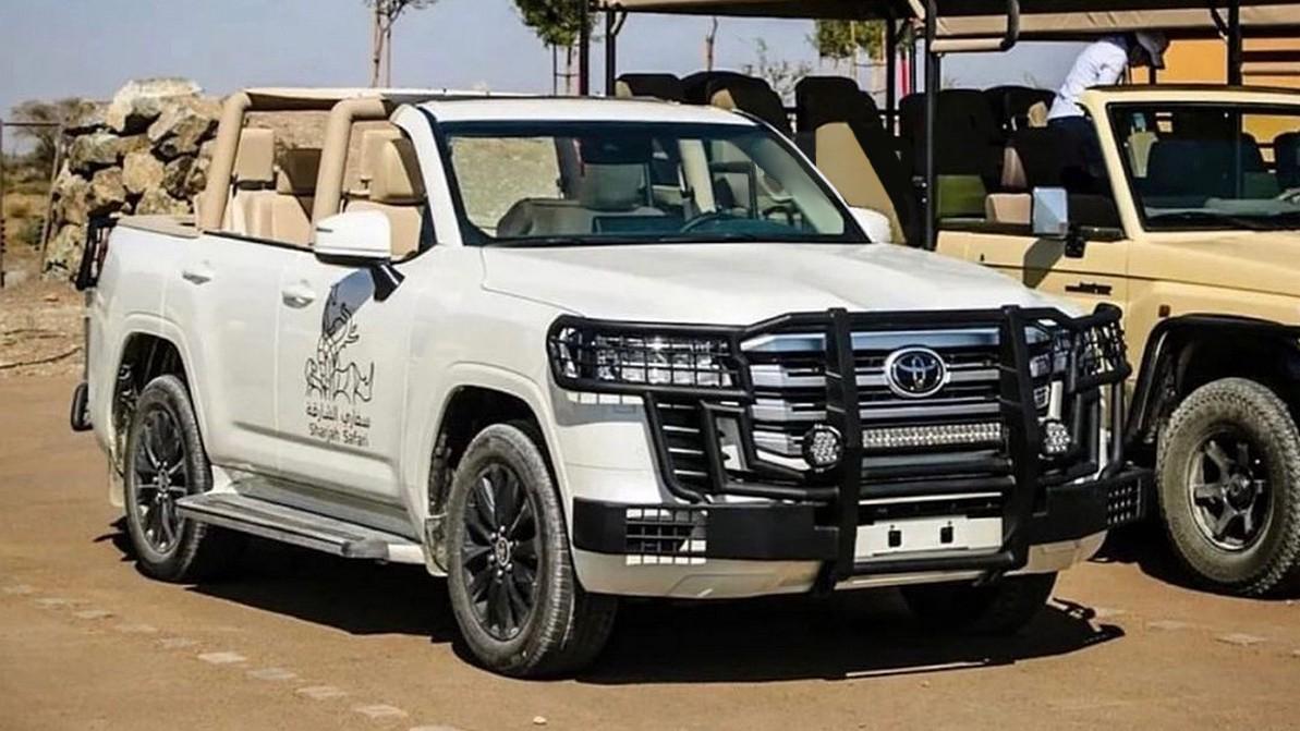 Фото дня: Land Cruiser 300 превратили в кабриолет для сафари