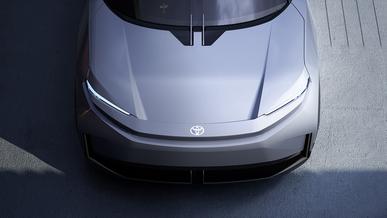 Toyota-ның қатты денелі батареясы 1200 км жол жүруге жетеді