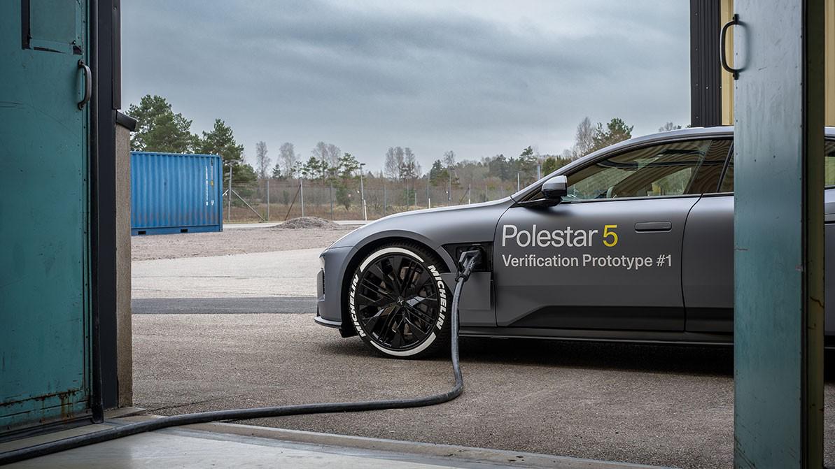 Polestar показала электрокар, заряжающийся за 10 минут