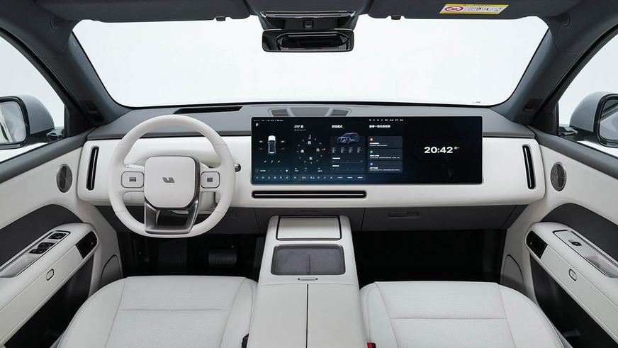Новый Li Auto L6 оценили в Китае в 17.4 млн тенге