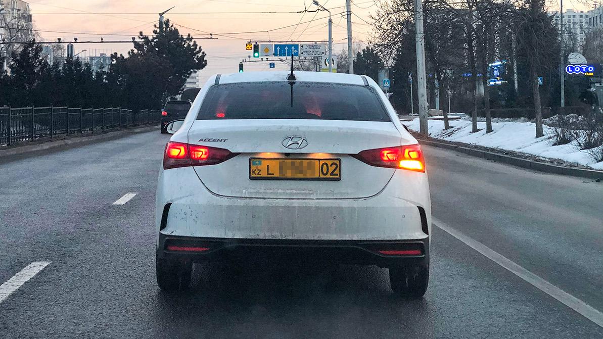 Жёлтые госномера с литерой L замечены в Алматы. Что это за серия?