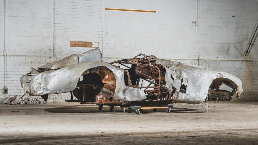 Сгоревший много лет назад Ferrari продали почти за два миллиона долларов