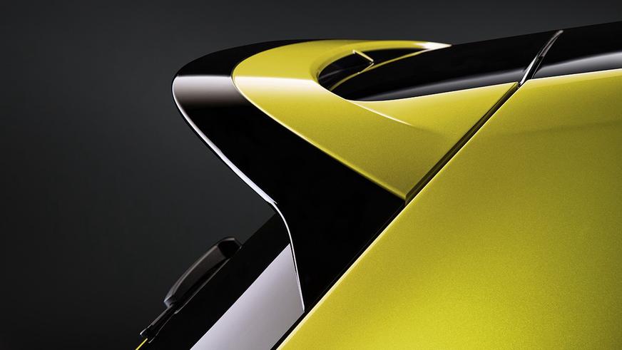 Самый дорогой Volkswagen Golf начали передавать клиентам