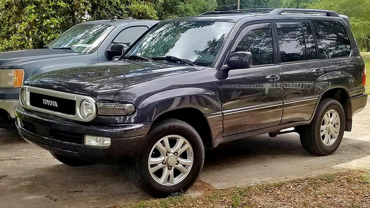 В США скрестили и выставили на продажу LX 470 и FJ Cruiser