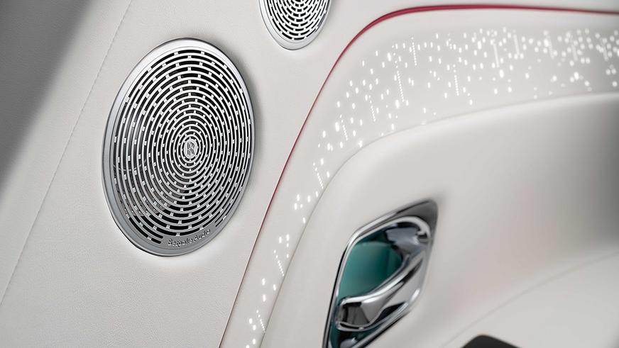 Rolls-Royce показала свой первый электромобиль