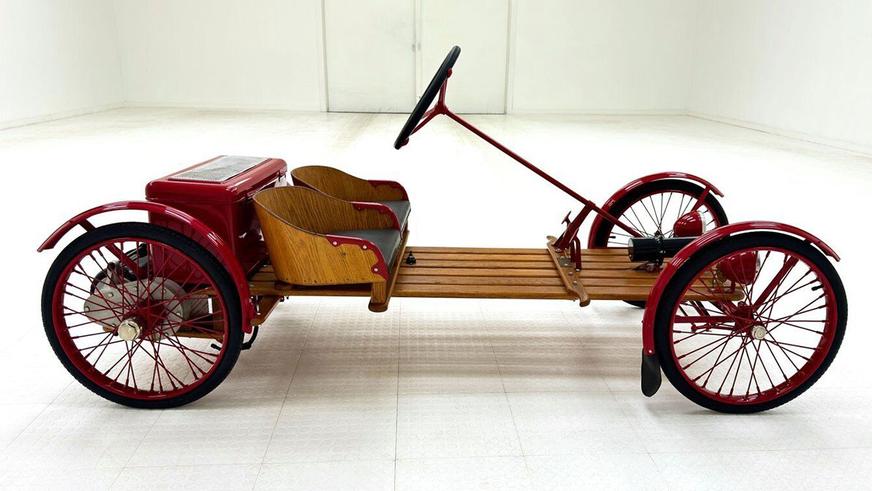 На продажу выставлен 100-летний электрокар, очень недорого