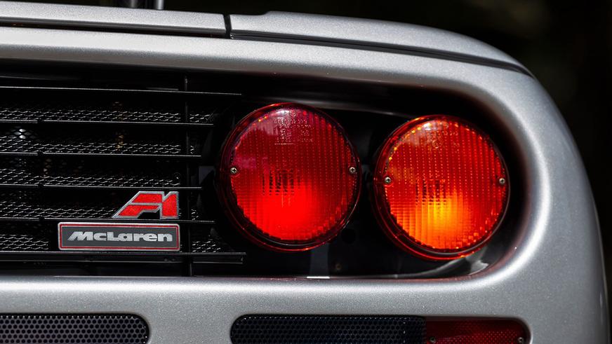 Единственный McLaren F1 с фарами от BMW Z1 пустят с молотка