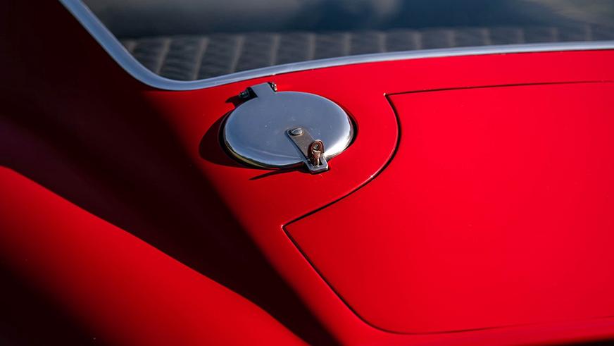Старый Ferrari поставил новый аукционный рекорд