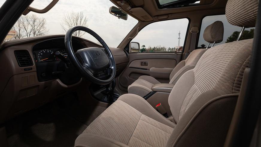 Практически новый Toyota 4Runner из 1990-х замечен на торгах