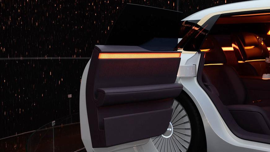 Китайский суперлюкс от бывшего дизайнера Rolls-Royce Китайский суперлюкс от бывшего дизайнера Rolls-Royce