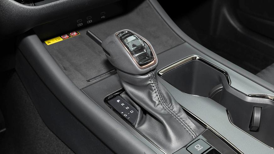 В Китае обновили Toyota Camry. Она стоит от 9 млн тенге