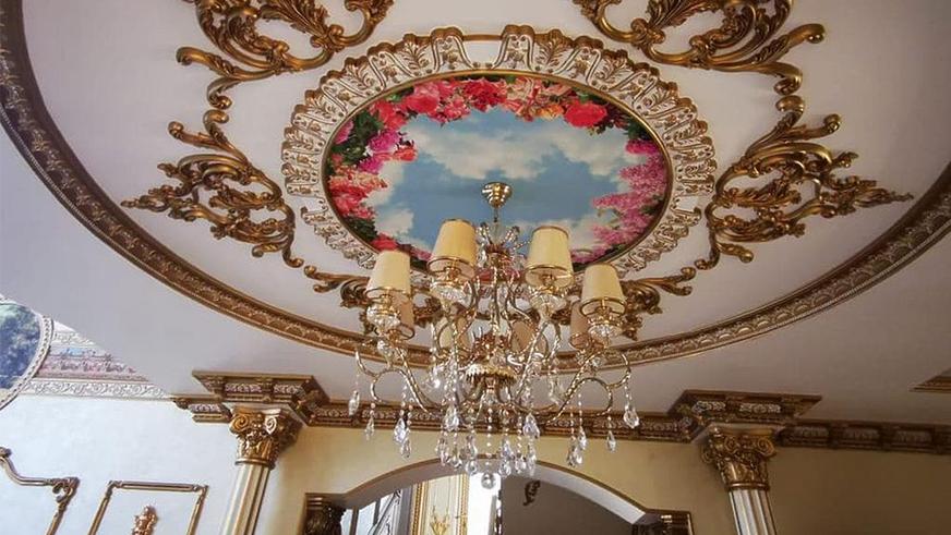 Позолоченный унитаз и другая роскошь в особняке главы полиции