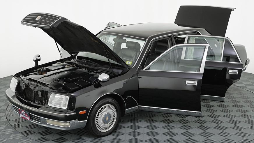 Редкий Toyota Century с V12 под капотом выставлен на продажу в Штатах