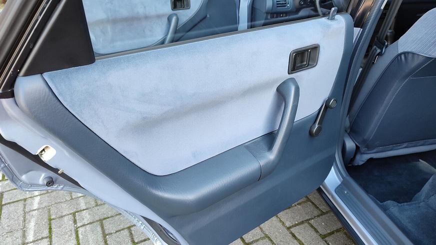 Практически новую 34-летнюю Mazda 323F нашли в Польше