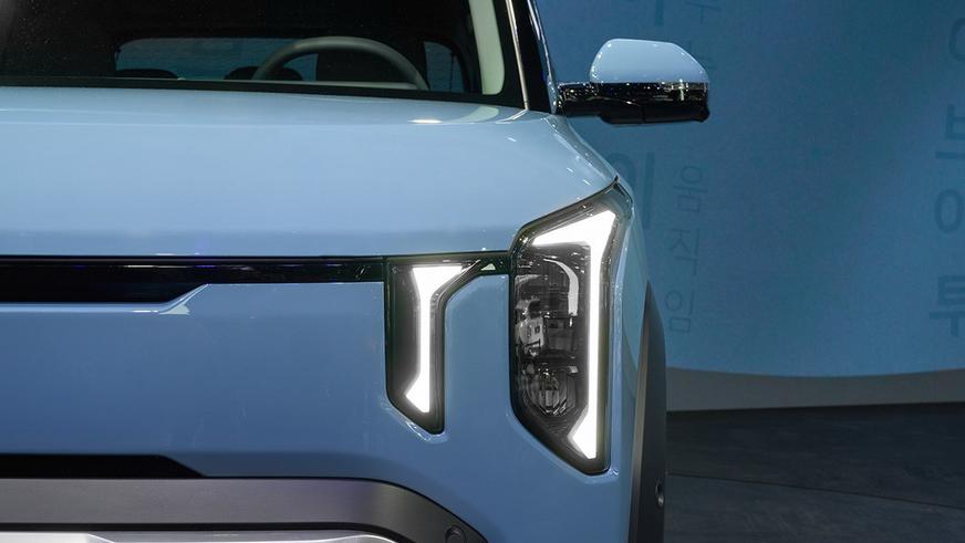 Kia привезла в Европу серийный EV2