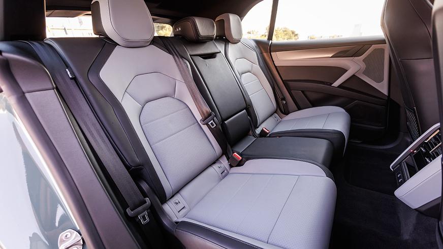 Электрический Porsche Cayenne добрался до Казахстана. Сколько стоит?