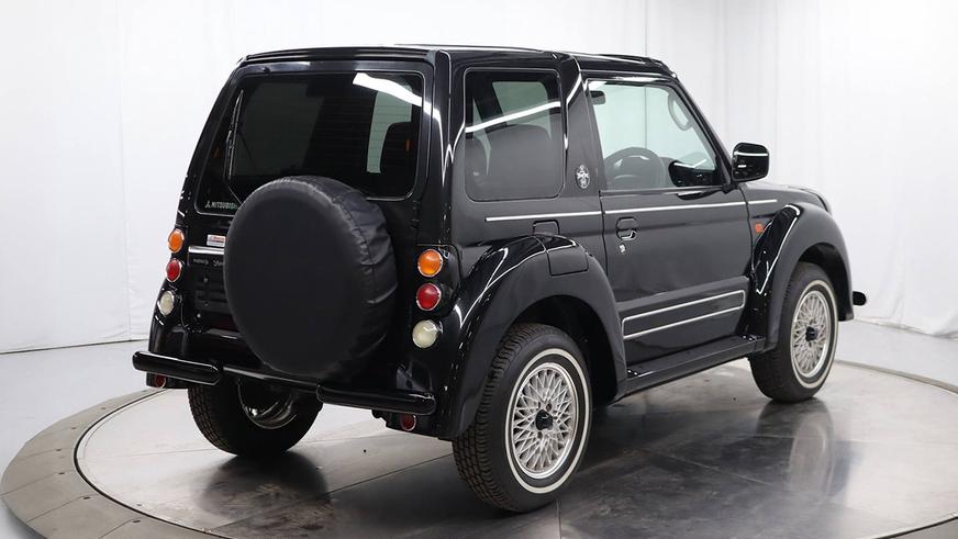 Необычный Pajero замечен в продаже