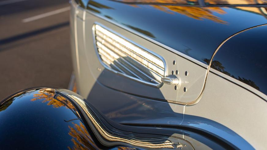 Довоенный BMW 327 выставили на торги в США
