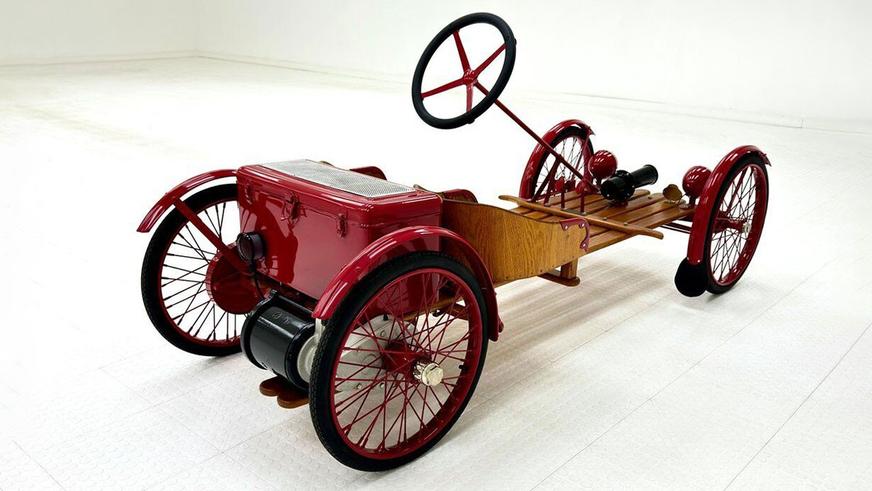 На продажу выставлен 100-летний электрокар, очень недорого