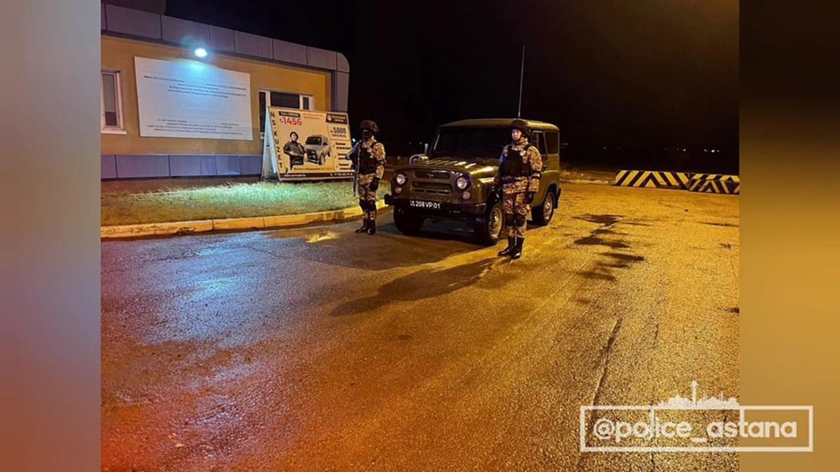Блокпосты установили по периметру Астаны