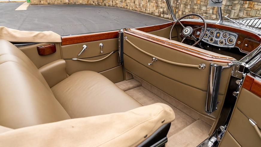 Раритетный Packard V12 на торгах в США