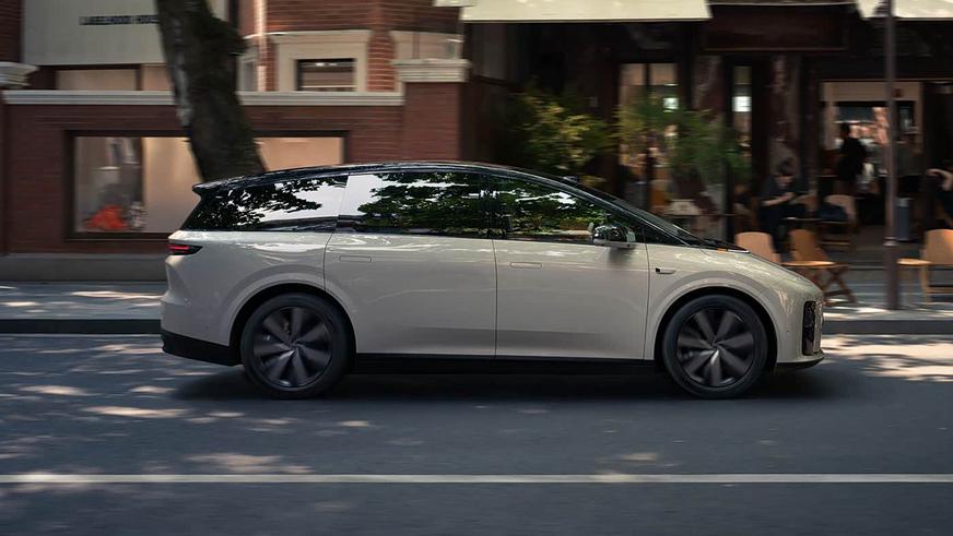 Представлен кроссовер Li Auto i8 – шесть мест и два мотора