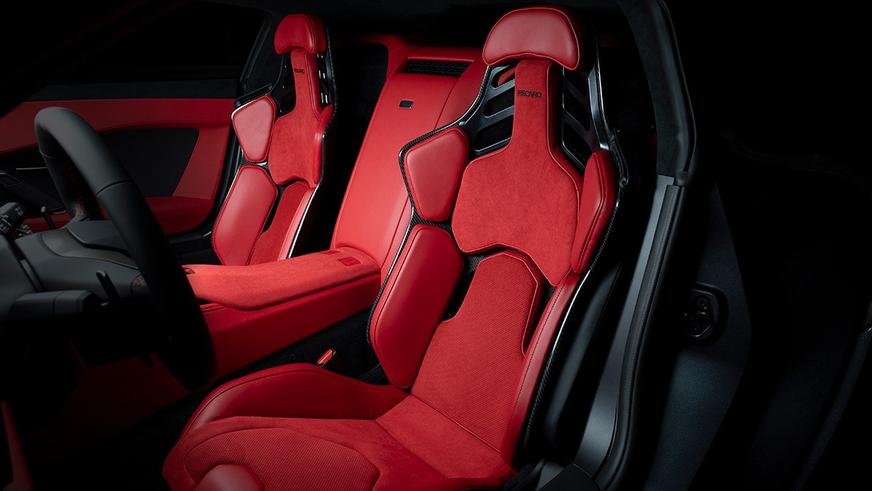 Toyota представила три суперкара: дорожный, гоночный и электрический