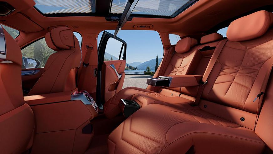 Новый BMW X5 для Китая оказался просторнее X7