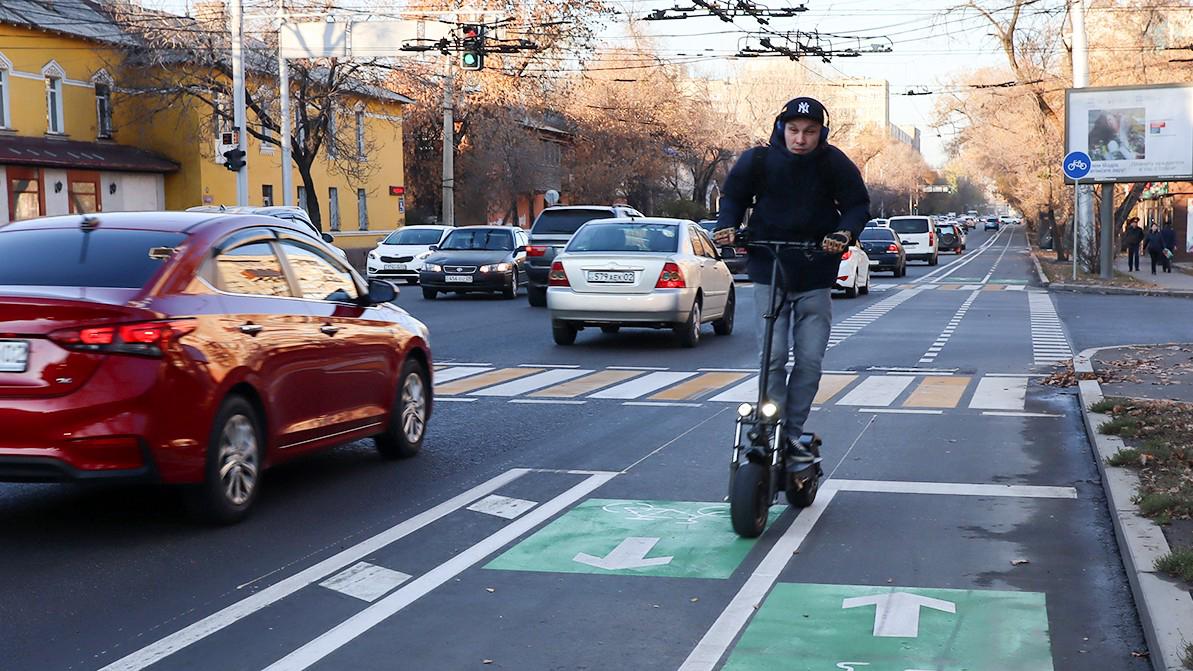 Управлять электросамокатами разрешат с 16 лет