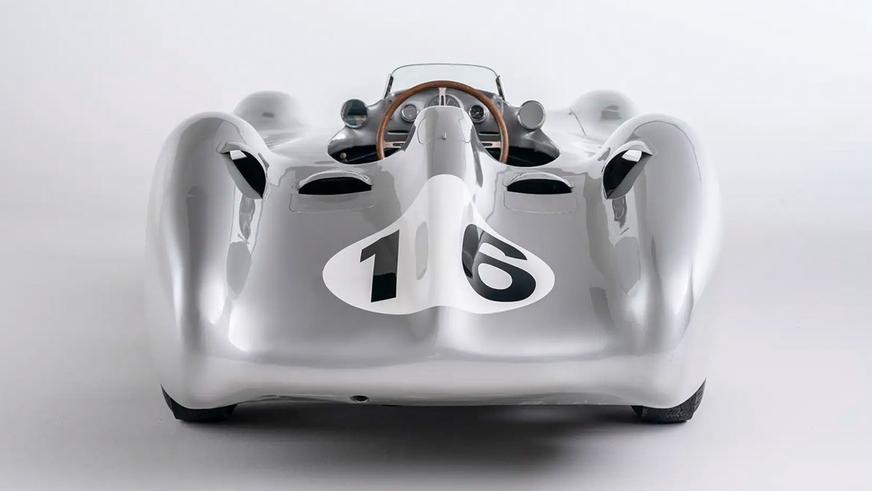 В открытой продаже впервые появился формульный Mercedes-Benz 1954 года