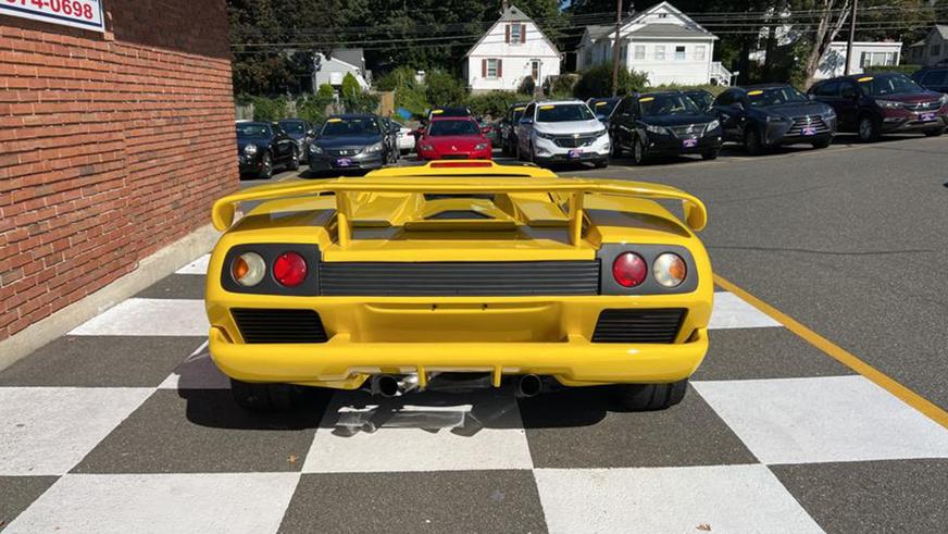 Старый Pontiac превратили в копию Lamborghini Diablo