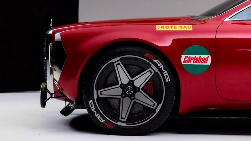 В Mercedes-Benz не забыли «Красную свинью»