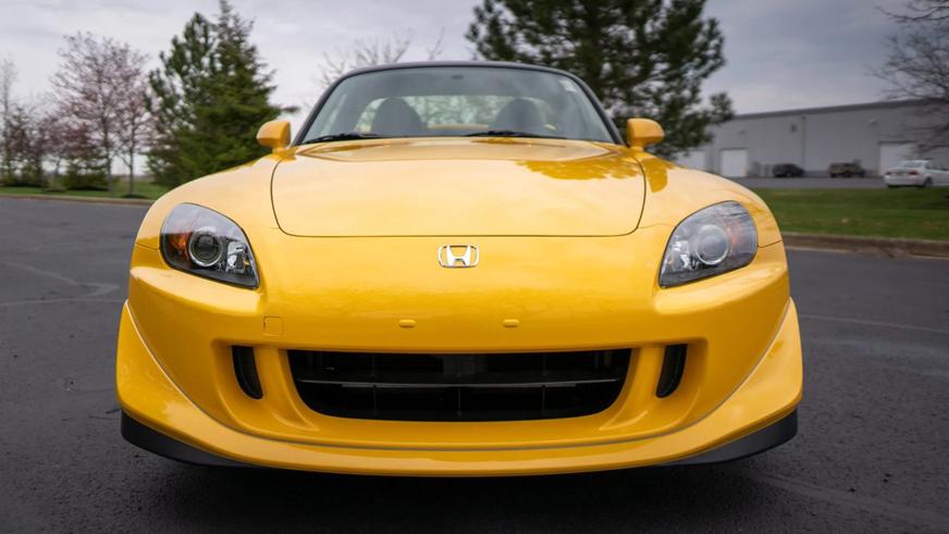 Honda S2000 без пробега продали за… $200 000
