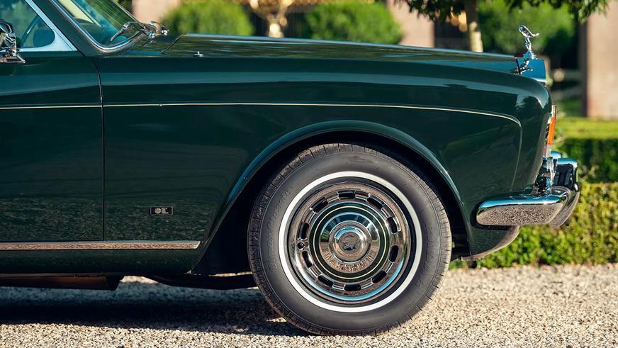 Старый Rolls-Royce Corniche стал необычным универсалом