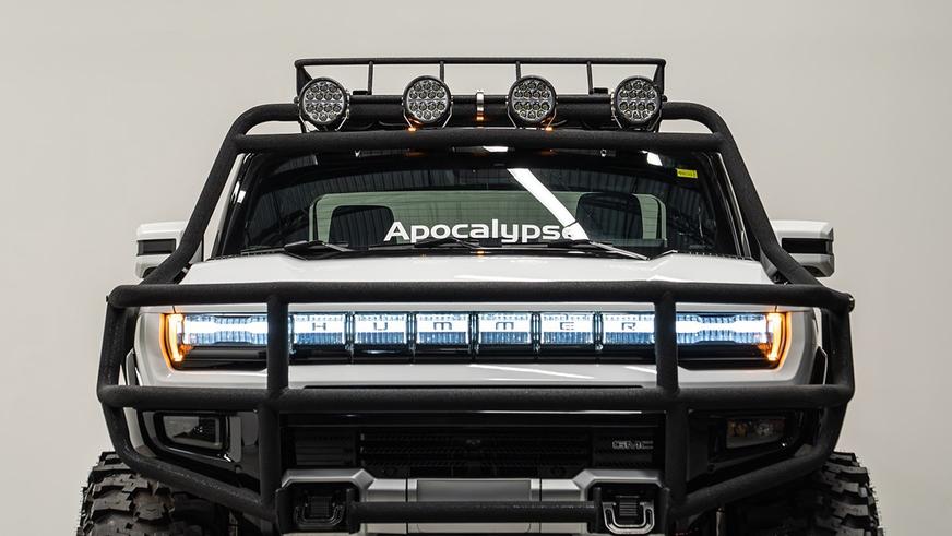 Суперпроходимый Hummer EV посвятили Арнольду Шварценеггеру